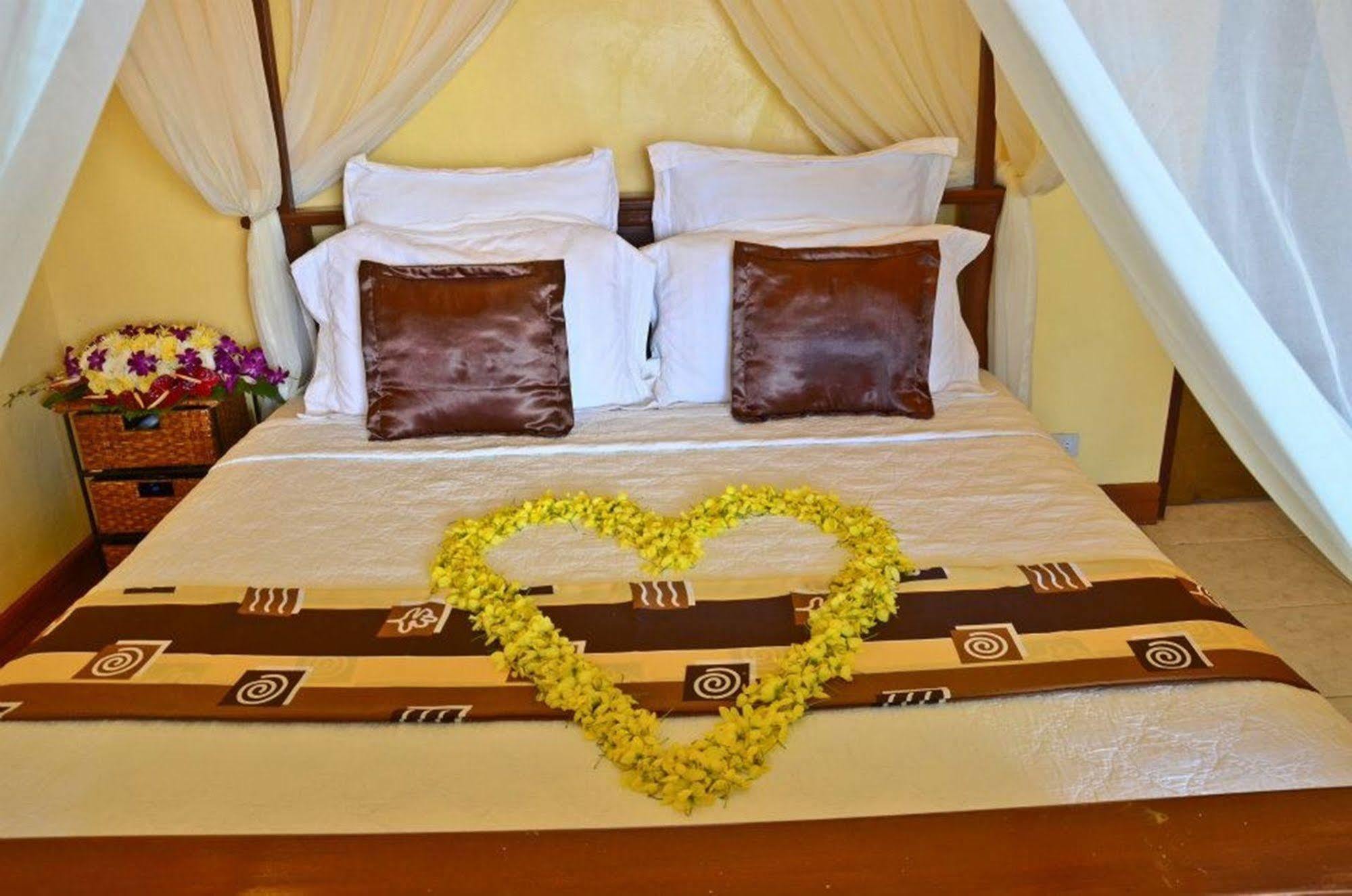 Crystal Paradise Resort Spa & Winery Narra Luaran gambar